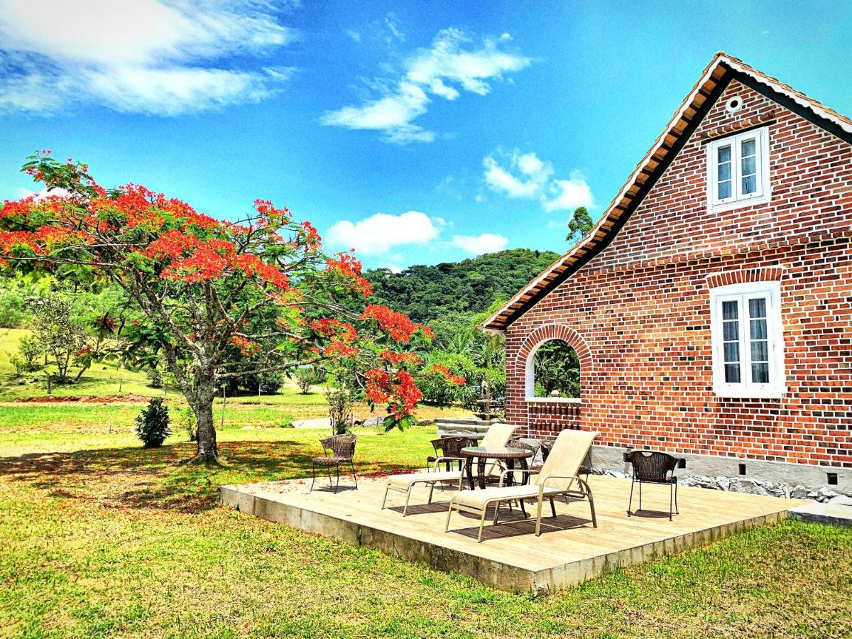 Aconchegante Casa De Hospedagem Enxaimel Timbo  Exterior photo